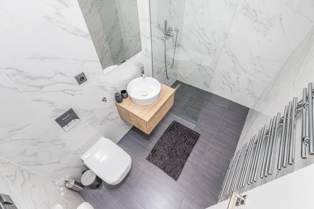 Cozy Quiet New Apartment In Karlin Square Prag Exterior foto